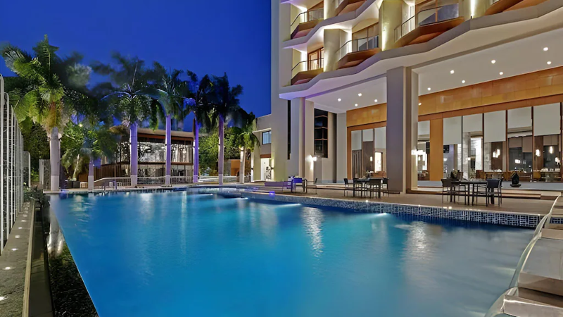 Leo Resort